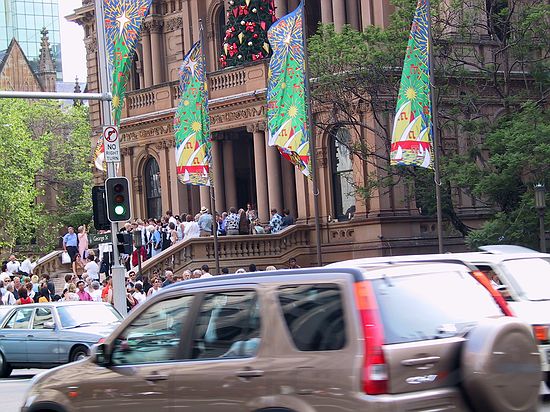Lots of activity in the streets of Sydney.